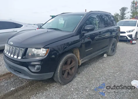 2015 Jeep Compass Latitude z USA, uszkodzony, nr VIN 1C4NJCEB8FD296529
